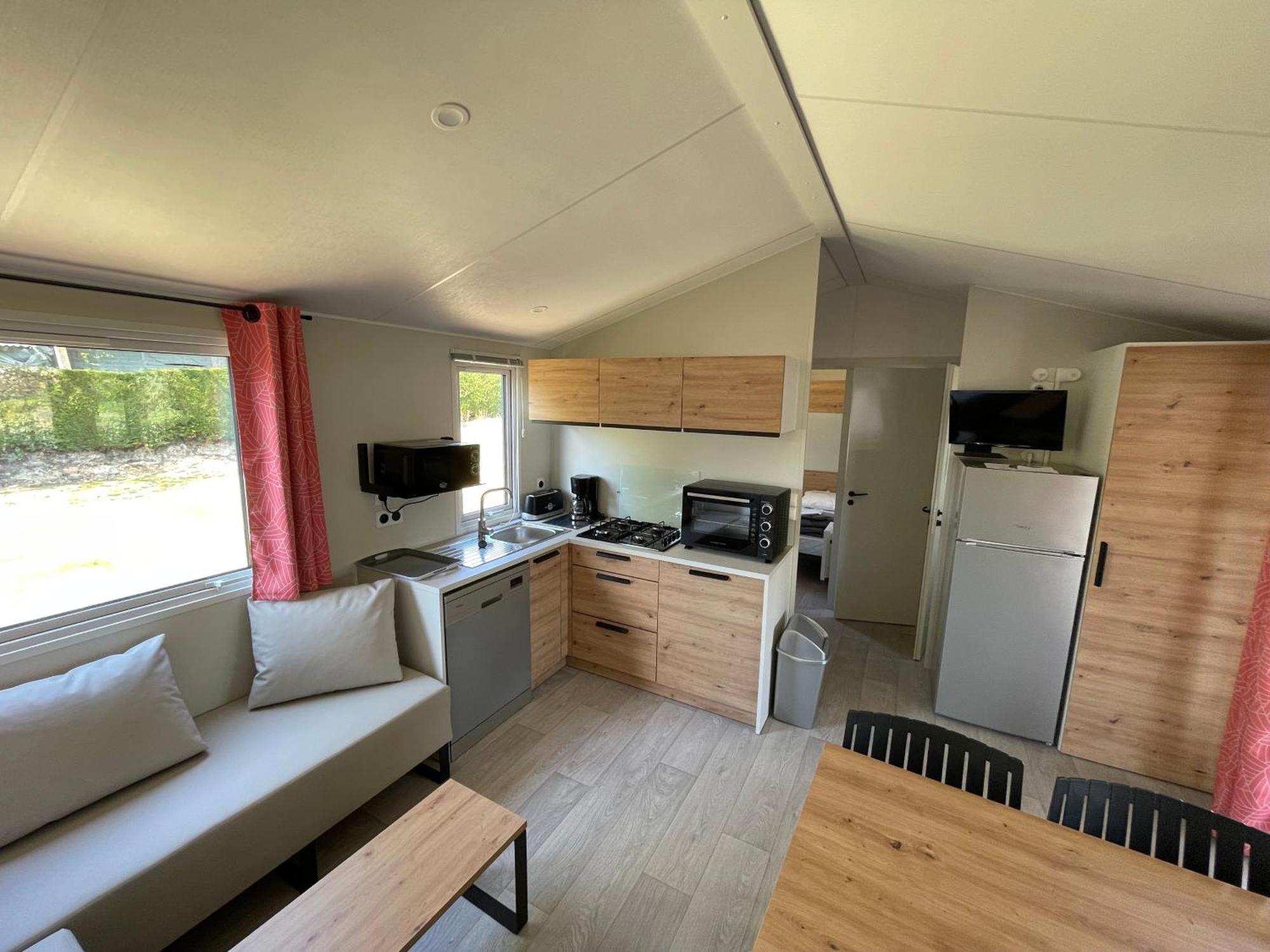 Camping Les Brillas Les Moutiers المظهر الخارجي الصورة